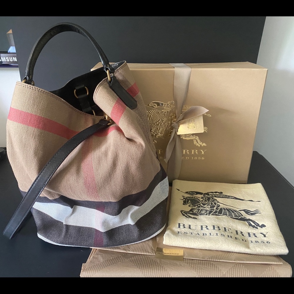 Authentic Burberry Ashby Medium Buck Bag